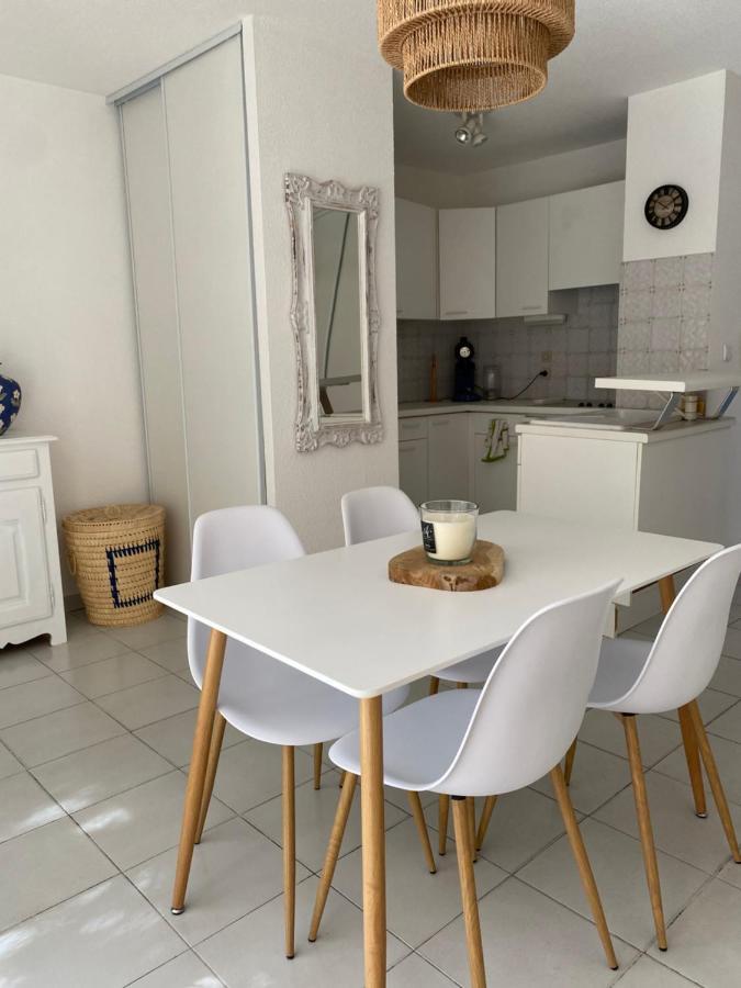Superbe Appartement Cosy Vue Mer Pieds Dans L'Eau Кавалере-сюр-Мер Екстериор снимка