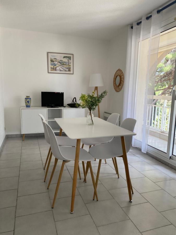 Superbe Appartement Cosy Vue Mer Pieds Dans L'Eau Кавалере-сюр-Мер Екстериор снимка