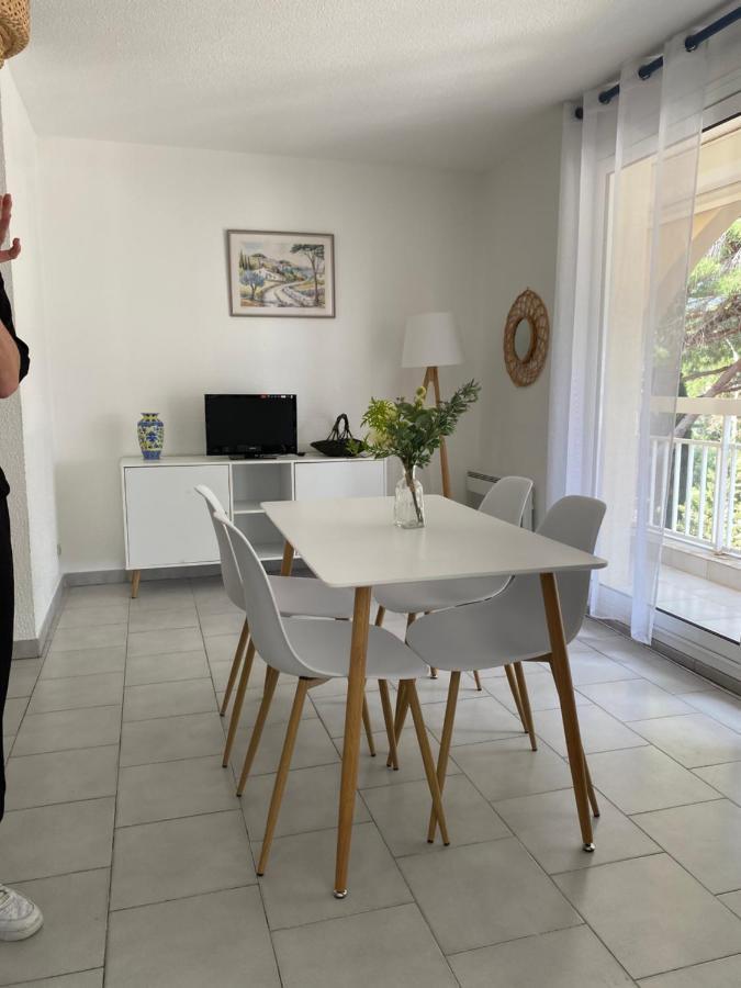 Superbe Appartement Cosy Vue Mer Pieds Dans L'Eau Кавалере-сюр-Мер Екстериор снимка